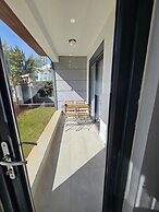 Professionally Maintained Spacious New Suites 2-1