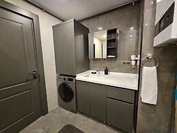 Professionally Maintained Spacious New Suites 2-1