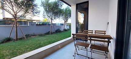 Professionally Maintained Spacious New Suites 2-2