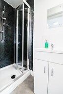 Spacious and Comfortable 2-bed Flat
