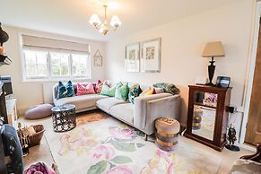 Charming Period Cottage With Free Wifi