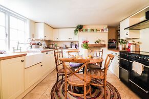 Charming Period Cottage With Free Wifi