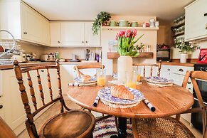 Charming Period Cottage With Free Wifi