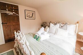 Charming Period Cottage With Free Wifi