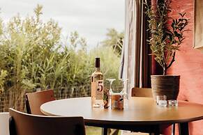 Tiny Holiday Home for 2 With Picnic Table