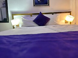 The Autograph Basics Hotel