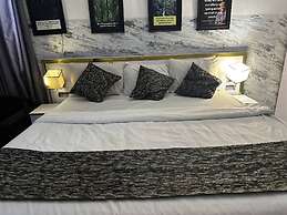 The Autograph Basics Hotel