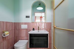 Charm Beach Retreat