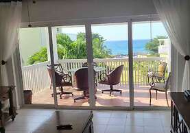 3 Bedroom Beachfront Cozy House