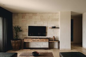 Antal by Beach Please Tulum