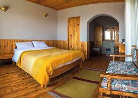 Kasar Rainbow Yoga Retreat