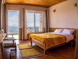 Kasar Rainbow Yoga Retreat