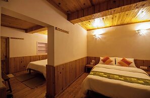 Kasar Rainbow Yoga Retreat