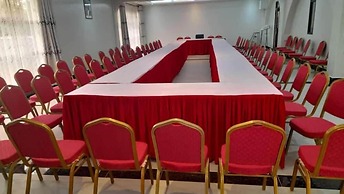 OLOIRIEN HOTEL & RESORT