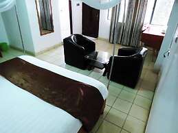 Kim's Breeze Hotel Ltd and Choma Zone