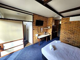 Fish Creek Hotel