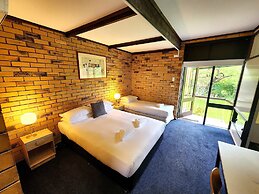 Fish Creek Hotel