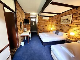 Fish Creek Hotel