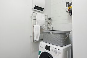 Coningham Beach House - 3 Bedrooms
