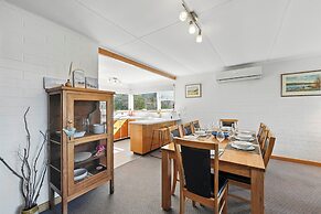 Coningham Beach House - 3 Bedrooms