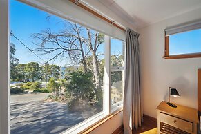Coningham Beach House - 3 Bedrooms