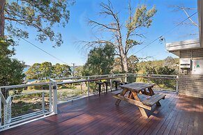 Coningham Beach House - 3 Bedrooms