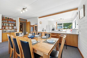 Coningham Beach House - 3 Bedrooms