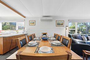 Coningham Beach House - 3 Bedrooms