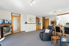Coningham Beach House - 3 Bedrooms