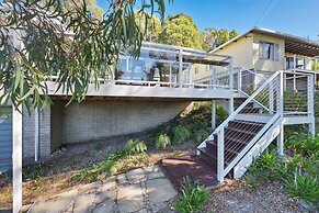 Coningham Beach House - 3 Bedrooms