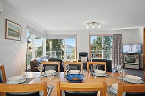 Coningham Beach House - 3 Bedrooms