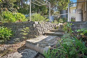 Coningham Beach House - 3 Bedrooms