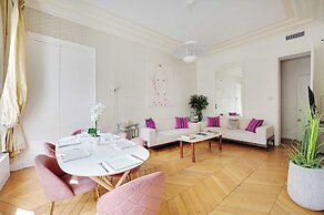 Charming 2br/4p - Georges V / Champs-elysees