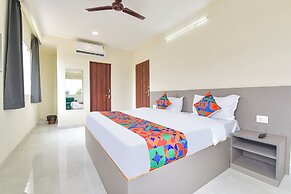 Fabhotel Cozzy Stay