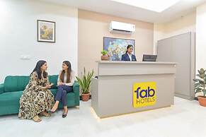 Fabhotel Cozzy Stay