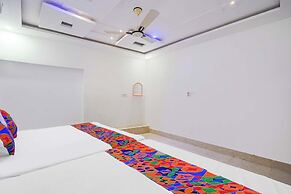 Fabhotel Ramendra Palace