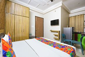 Fabhotel The Flora