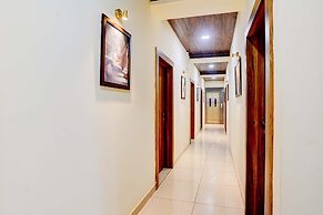 Fabhotel The Royal Park