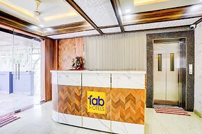 Fabhotel The Royal Park