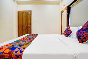 Fabhotel The Royal Park