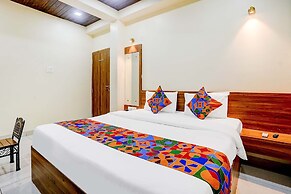 Fabhotel The Royal Park