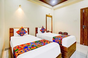 Fabhotel The Royal Park