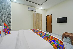 FabHotel Cressdia