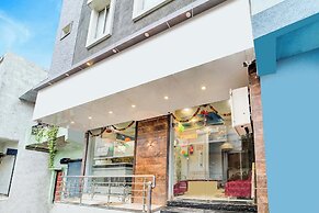 Fabhotel Mahak Palace