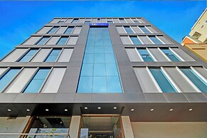 Fabhotel Royal Palm