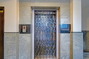 Fabhotel Royal Palm