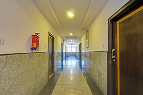 Fabhotel Royal Palm
