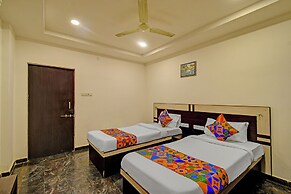 Fabhotel Royal Palm