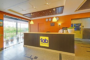 Fabhotel Royal Palm