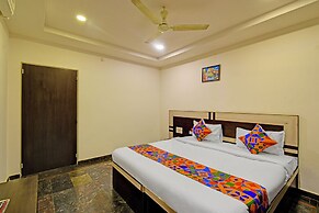 Fabhotel Royal Palm